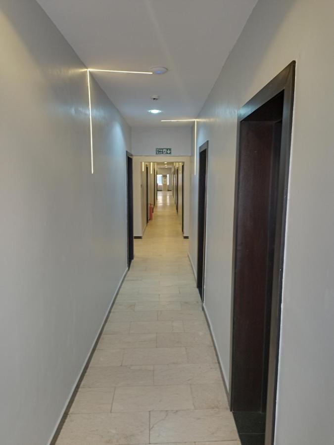 Hotel 35 Embassy Лагос Екстериор снимка